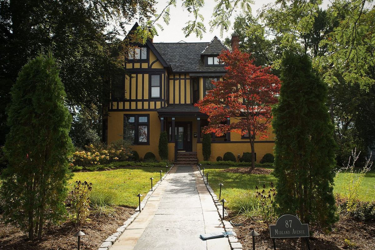 77 Old Short Hills Rd, Millburn