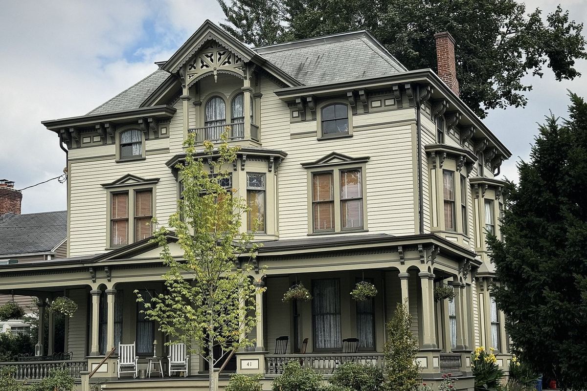 9 Boyden Pkwy, Maplewood